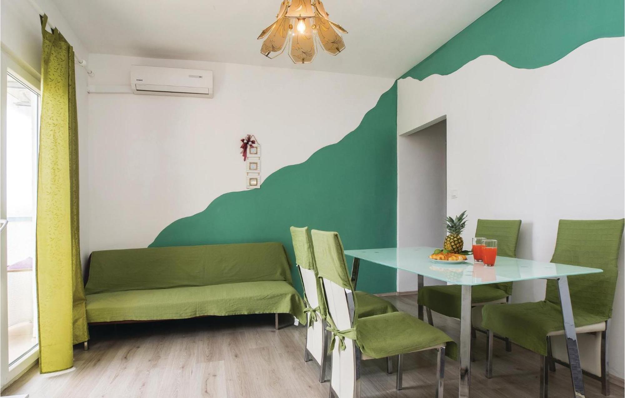 Cozy Apartment In Split With Kitchenette Exterior photo
